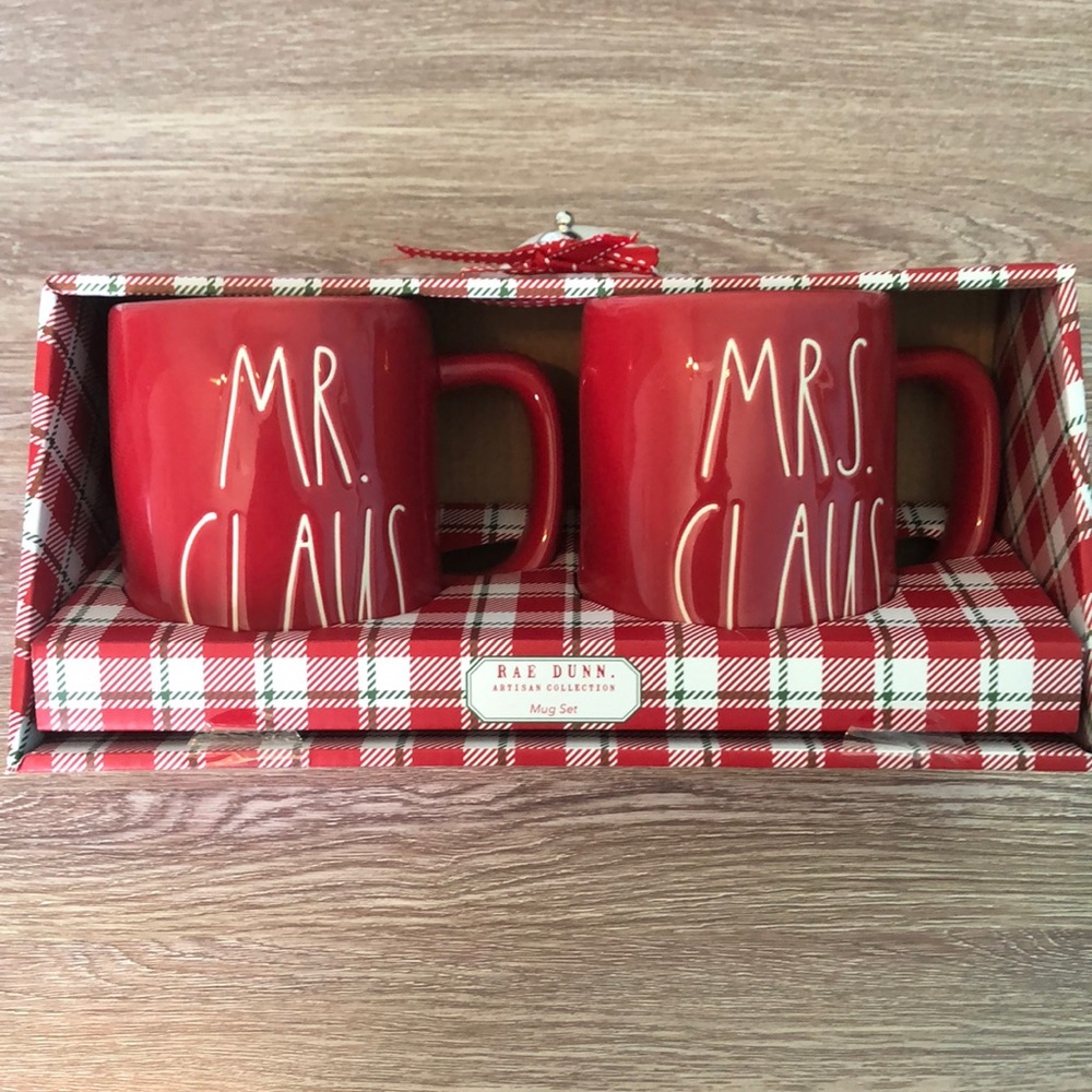 NWT Rae Dunn Mr Claus & Mrs Claus Gift Set Red